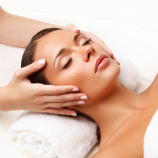 SPA Gesicht, Reinigung des Gesicht, Peeling, Crememaske, Massage, Beratung für die Pflege Zuhause